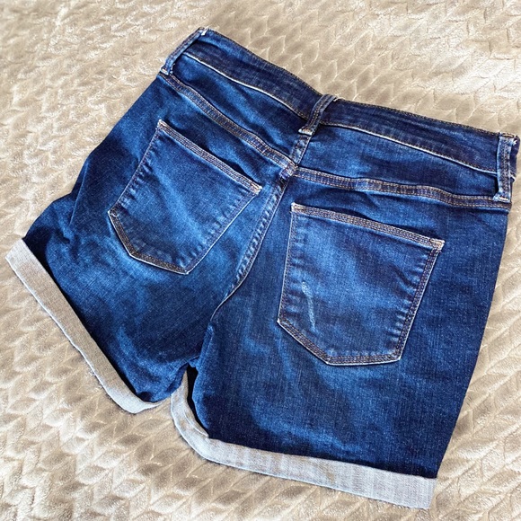 Old Navy Distressed Jean Shorts ✨ - Picture 3 of 3